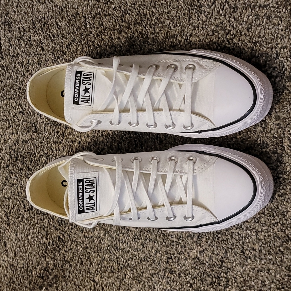 Converse Chuck Taylor Platform Sneakers US 7 Women